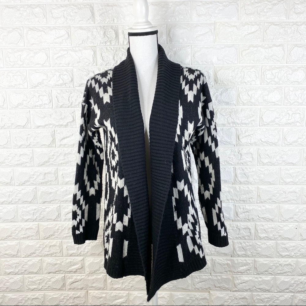 Romeo + Juliet Couture Open Tribal Aztec Cardigan